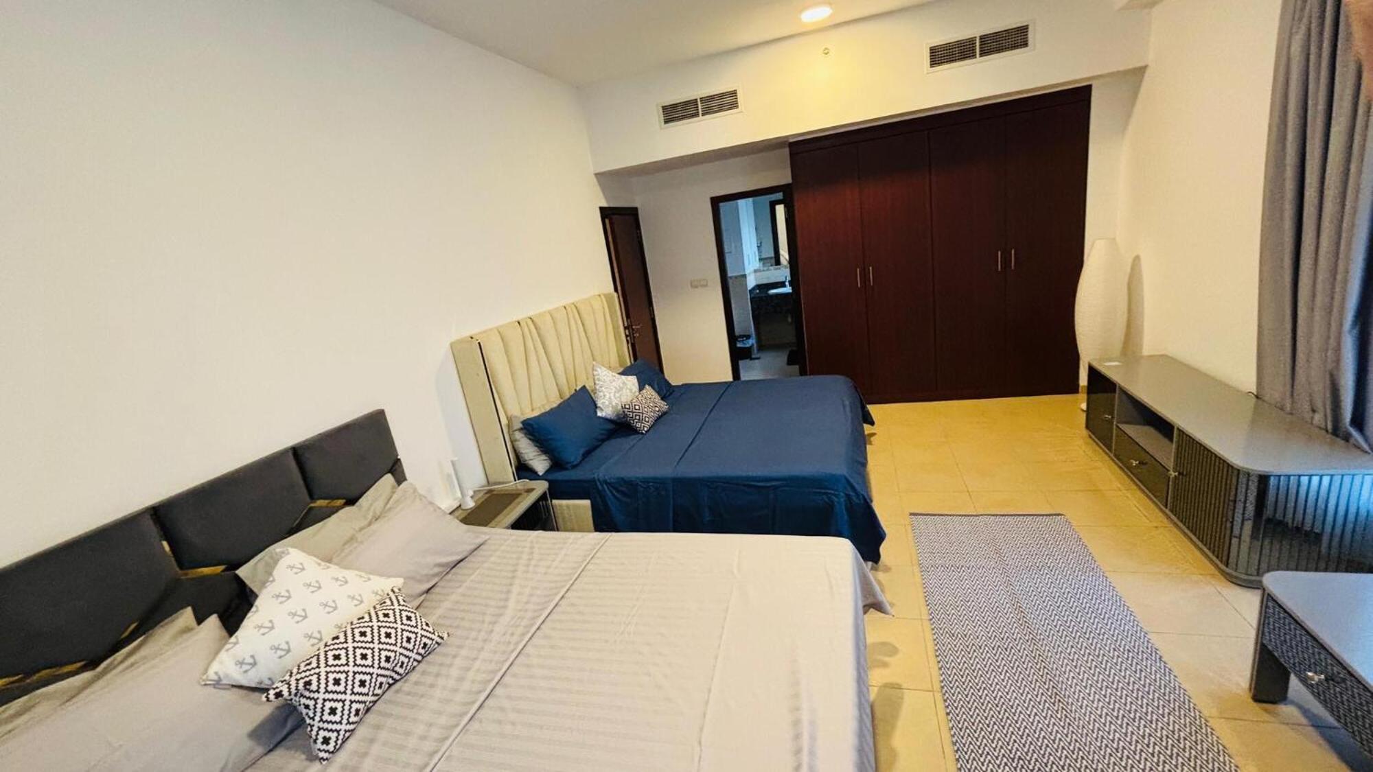 Ahlan New Horizon Marina Beach Jbr Dubai Exterior photo